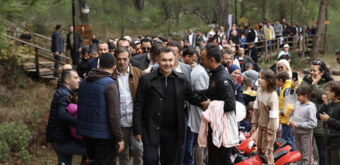 Başkan Yücel Macera Park’ta Vatandaşlarla Buluştu