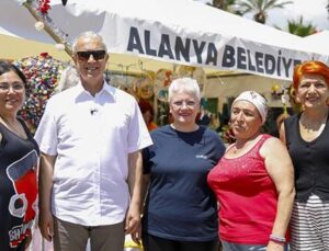 Alanya turizm festivalinde stantlar renk kattı