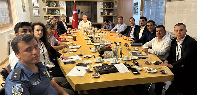 Antalya’da “korsan taşımacılığı ve hanutçuluğu önleme” toplantısı
