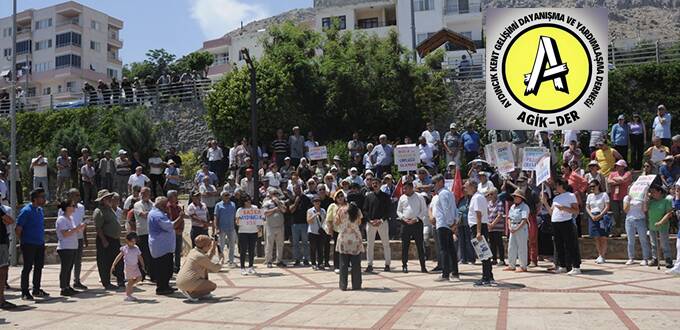 Aydıncık’ta balık çiftlikleri protesto edildi