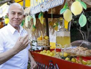 Alanya Belediye Başkanı Özçelik’ten ‘fıstık’ gibi tanıtım