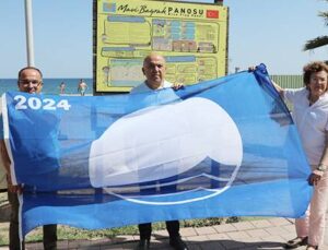 Antalya Sarısu halk plajına mavi bayrak ödülü